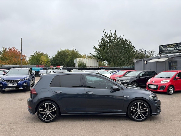 Used Volkswagen Golf 2017 for sale - 76294794: Photo 2