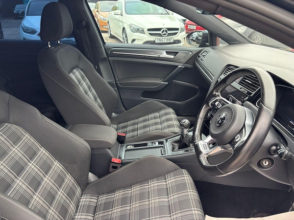 Used Volkswagen Golf 2017 for sale - 76294794: Photo 7