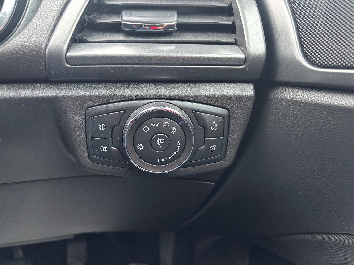 Used Ford Mondeo 2016 for sale - 77020988: Photo 16