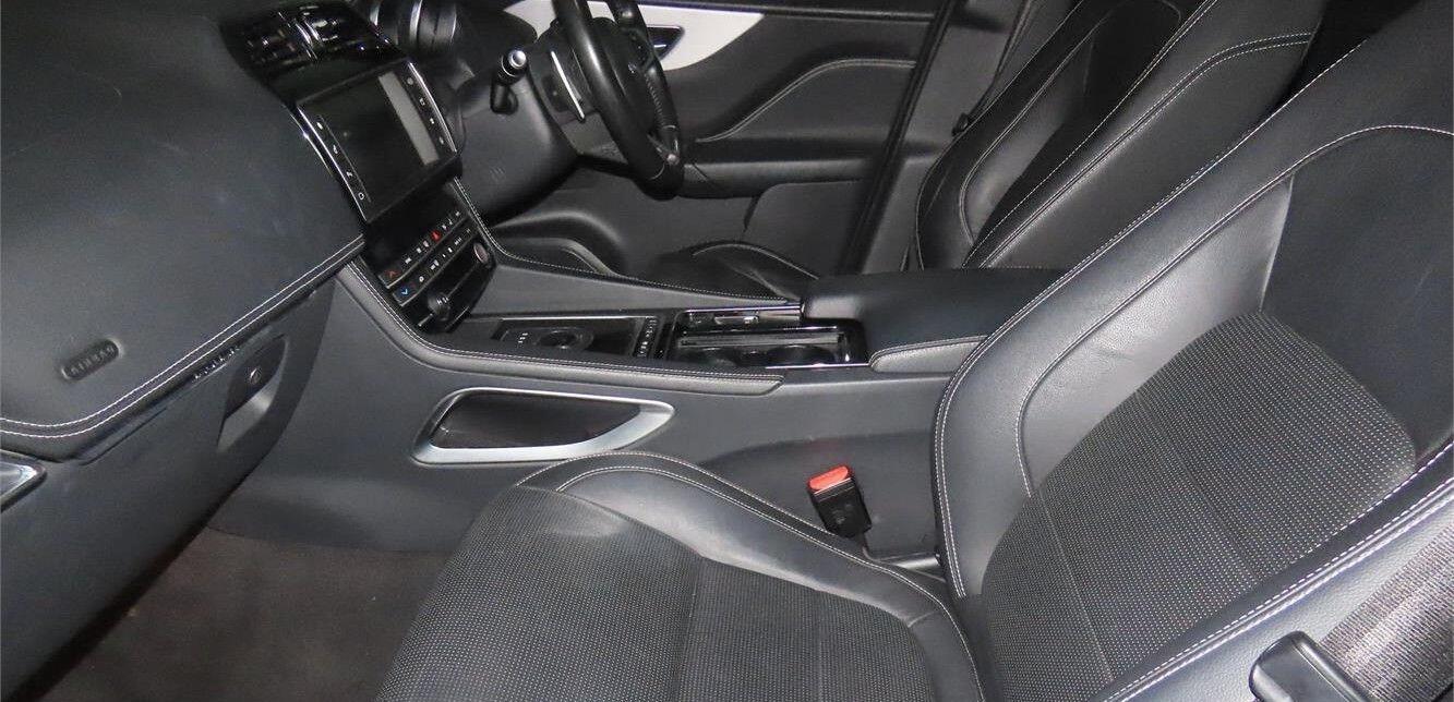 Used Jaguar F-Pace 2018 for sale - 76537926: Photo 2