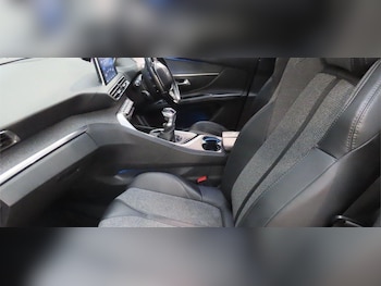 Used Peugeot 3008 2017 for sale - 76121296: Photo
