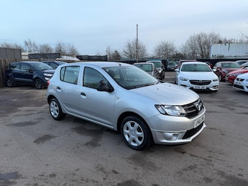 Used Dacia Sandero 2016 for sale - 77611431: Photo