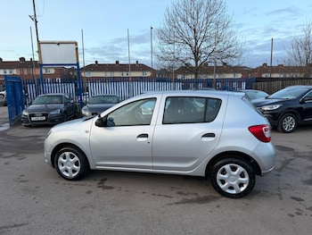 Used Dacia Sandero 2016 for sale - 77611431: Photo