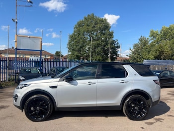 Used Land Rover Discovery Sport 2015 for sale - 75531223: Photo