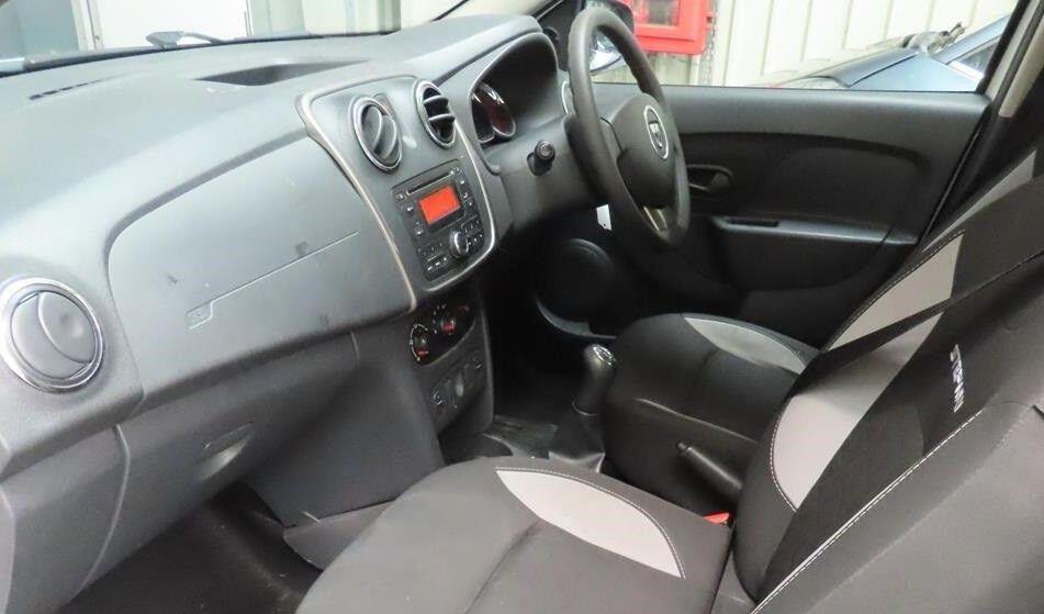 Used Dacia Sandero Stepway 2016 for sale - 77091596: Photo 2