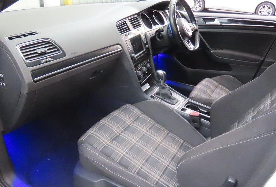 Used Volkswagen Golf 2015 for sale - 77190683: Photo 2