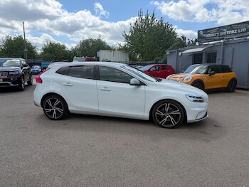 Used Volvo V40 2017 for sale - 78535891: Photo