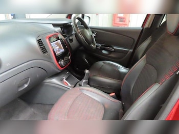 Used Renault Captur 2015 for sale - 76283353: Photo 2