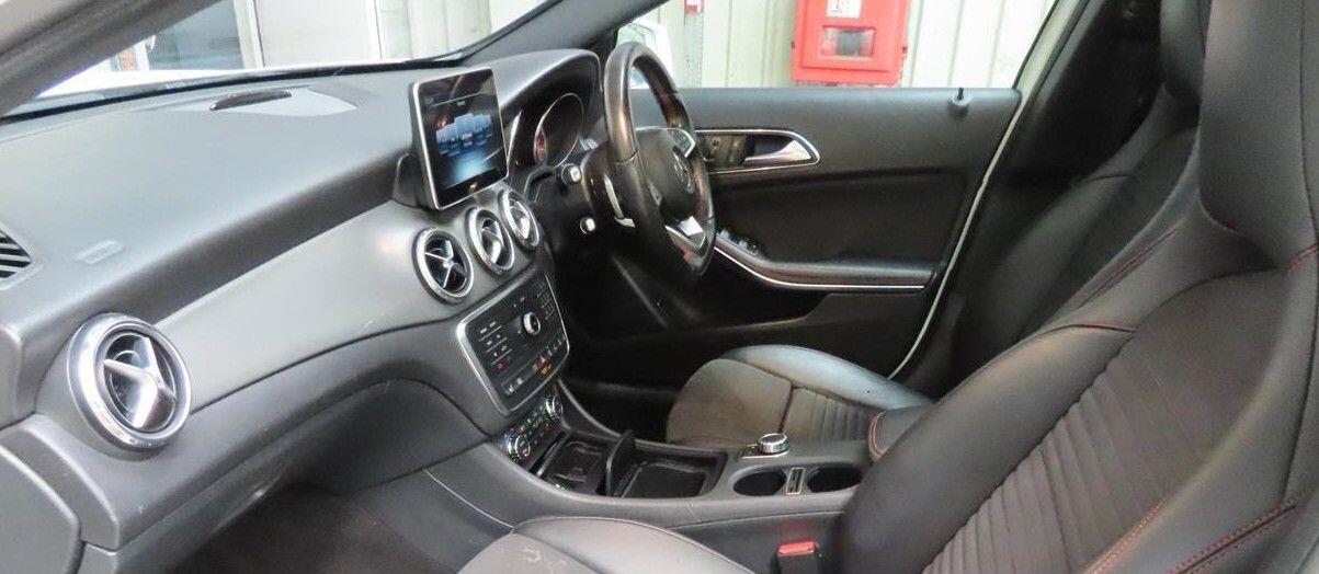 Used Mercedes-Benz GLA 2015 for sale - 76137615: Photo 2