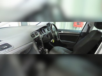 Used Volkswagen Golf 2017 for sale - 79540548: Photo