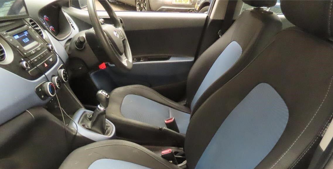 Used Hyundai i10 2015 for sale - 78100199: Photo 2