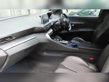 Used Peugeot 3008 2018 for sale - 76137964: Photo 2