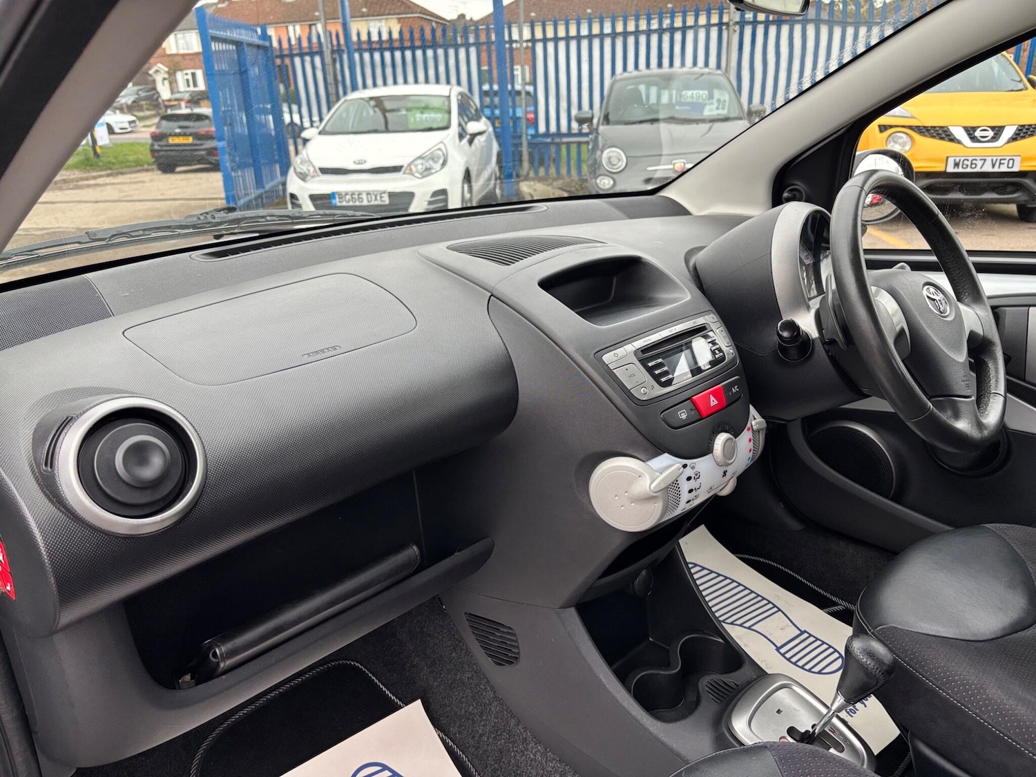 Used Toyota AYGO 2013 for sale - 76527990: Photo 10