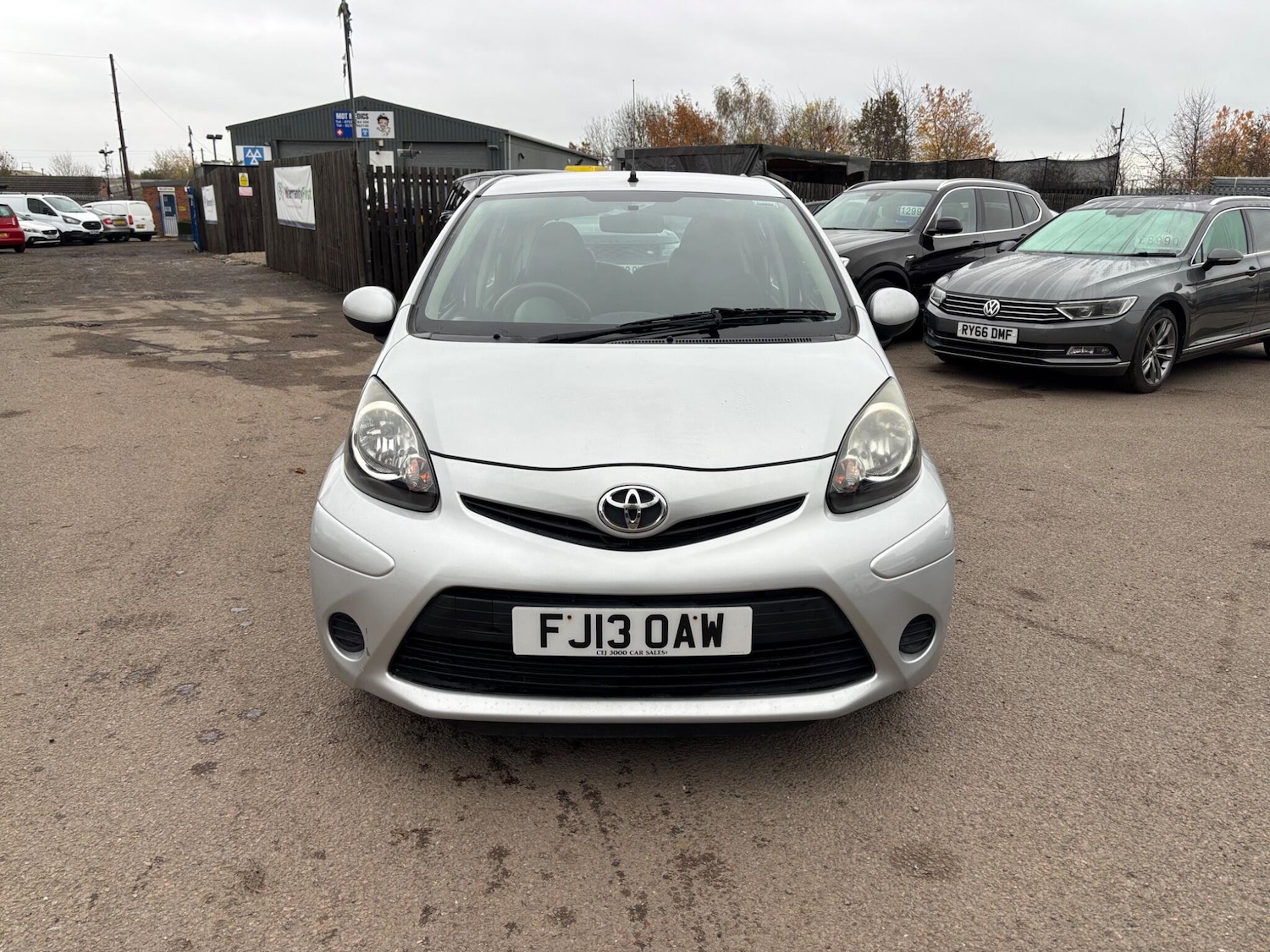 Used Toyota AYGO 2013 for sale - 76527990: Photo 2