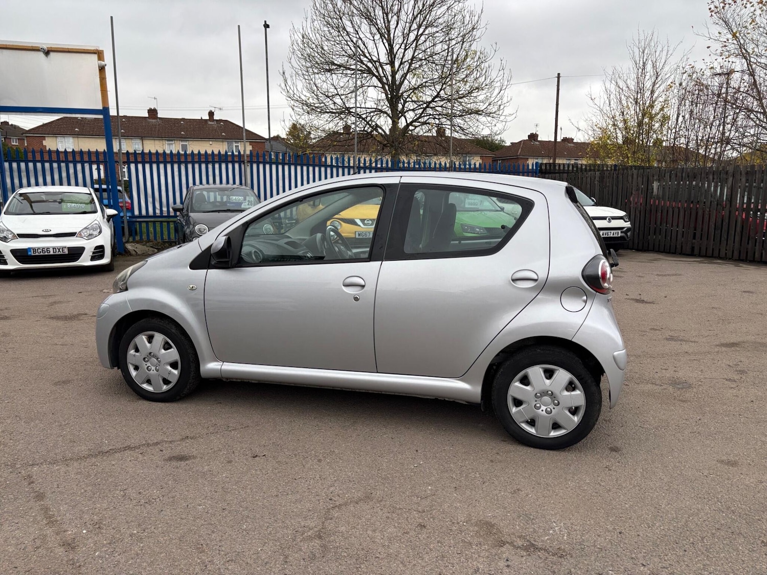 Used Toyota AYGO 2013 for sale - 76527990: Photo 4