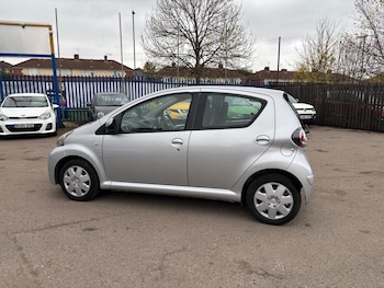 Used Toyota AYGO 2013 for sale - 76527990: Photo