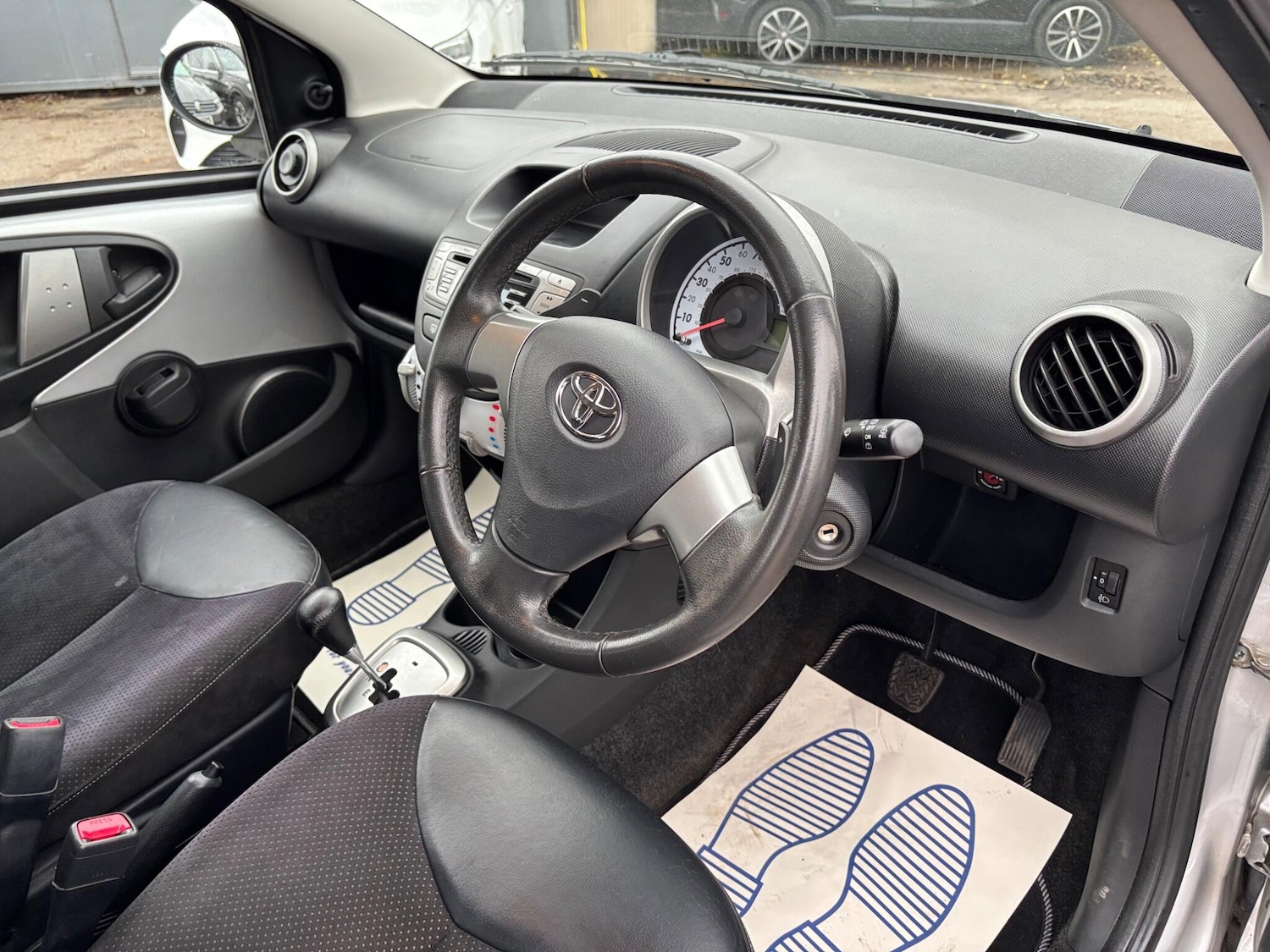 Used Toyota AYGO 2013 for sale - 76527990: Photo 8