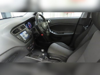 Used Hyundai i20 2019 for sale - 78404608: Photo