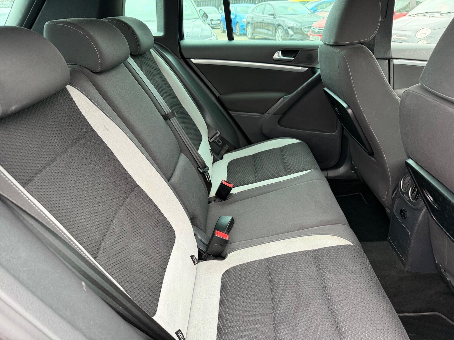 Used Volkswagen Tiguan 2015 for sale - 77909360: Photo 12