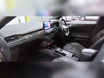Used Ford Focus 2019 for sale - 76295638: Photo 2