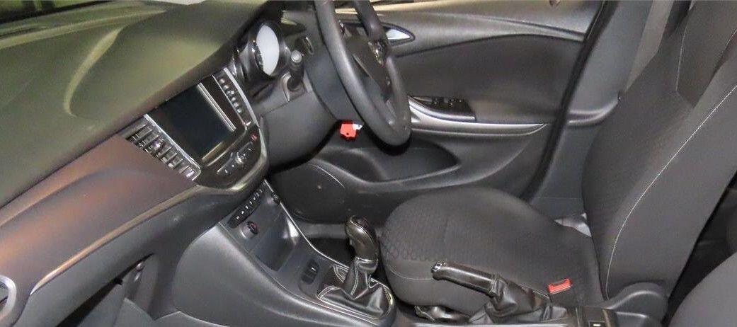 Used Vauxhall Astra 2017 for sale - 77049976: Photo 2