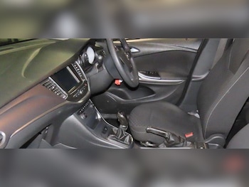 Used Vauxhall Astra 2017 for sale - 77049976: Photo