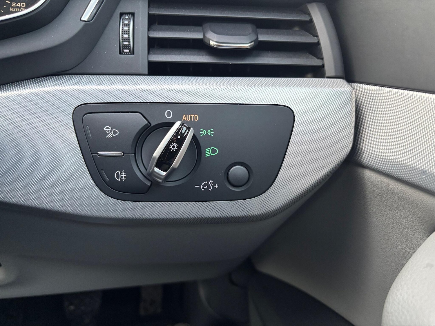 Used Audi A4 2016 for sale - 77142952: Photo 18