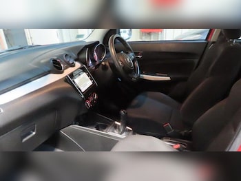 Used Suzuki Swift 2018 for sale - 76522234: Photo