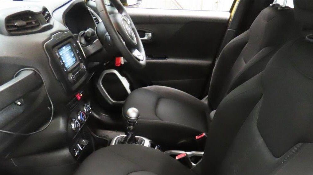 Used Jeep Renegade 2015 for sale - 77657534: Photo 2