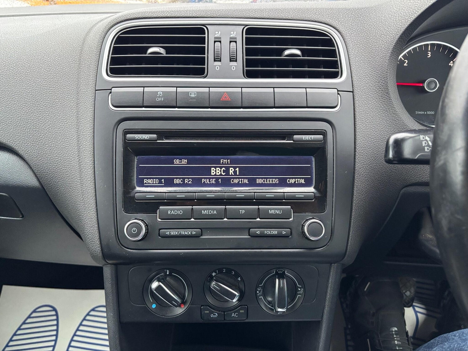 Used Volkswagen Polo 2011 for sale - 76512422: Photo 10