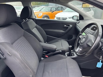 Used Volkswagen Polo 2011 for sale - 76512422: Photo