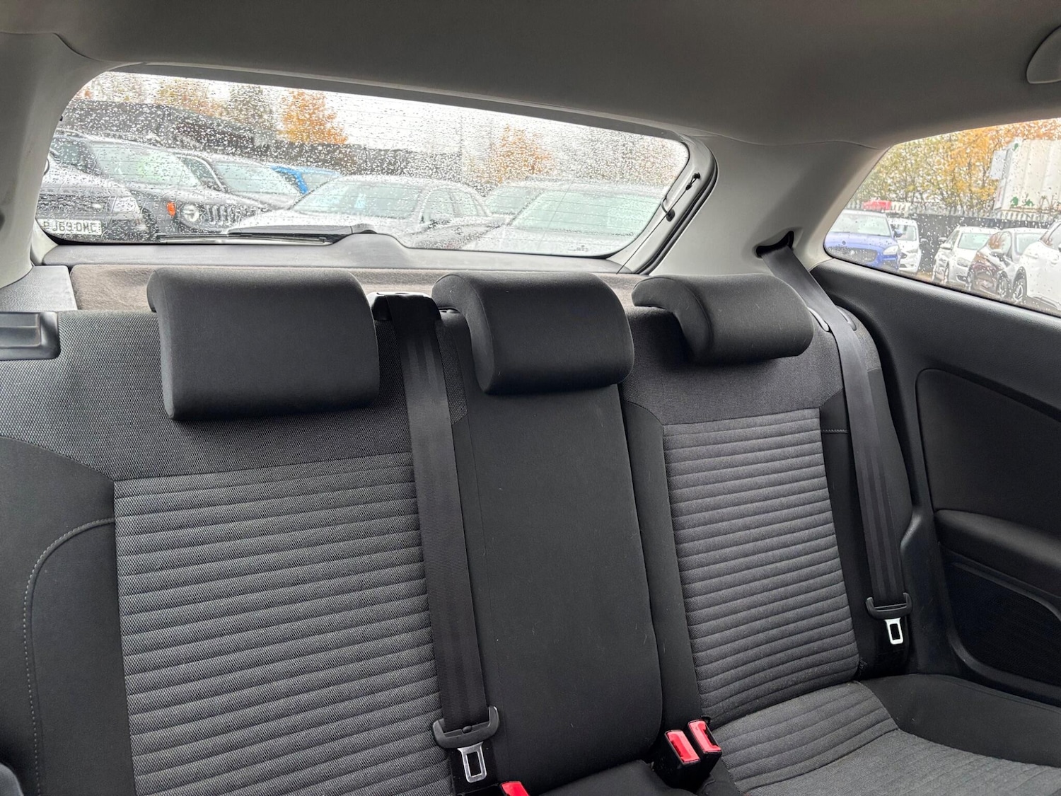 Used Volkswagen Polo 2011 for sale - 76512422: Photo 8