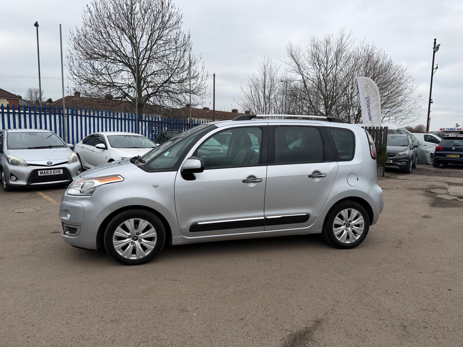 Used Citroen C3 Picasso 2011 for sale - 77793929: Photo 2