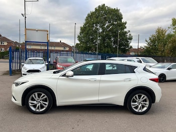 Used Infiniti Q30 for sale - 76013260: Photo 3
