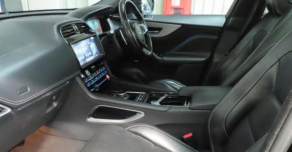 Used Jaguar F-Pace 2017 for sale - 77174428: Photo 2