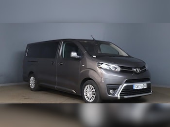 Used Toyota PROACE CITY Verso 2017 for sale - 79464265: Photo