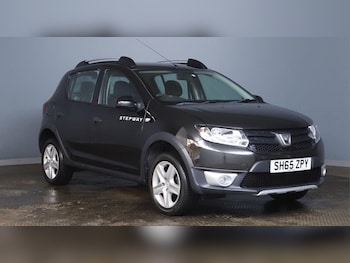 Used Dacia Sandero Stepway 2015 for sale - 77704862: Photo
