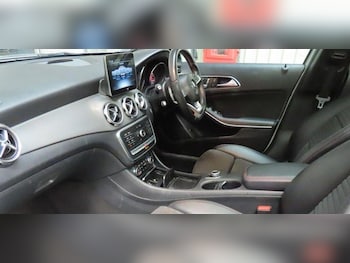 Used Mercedes-Benz GLA 2017 for sale - 79106370: Photo