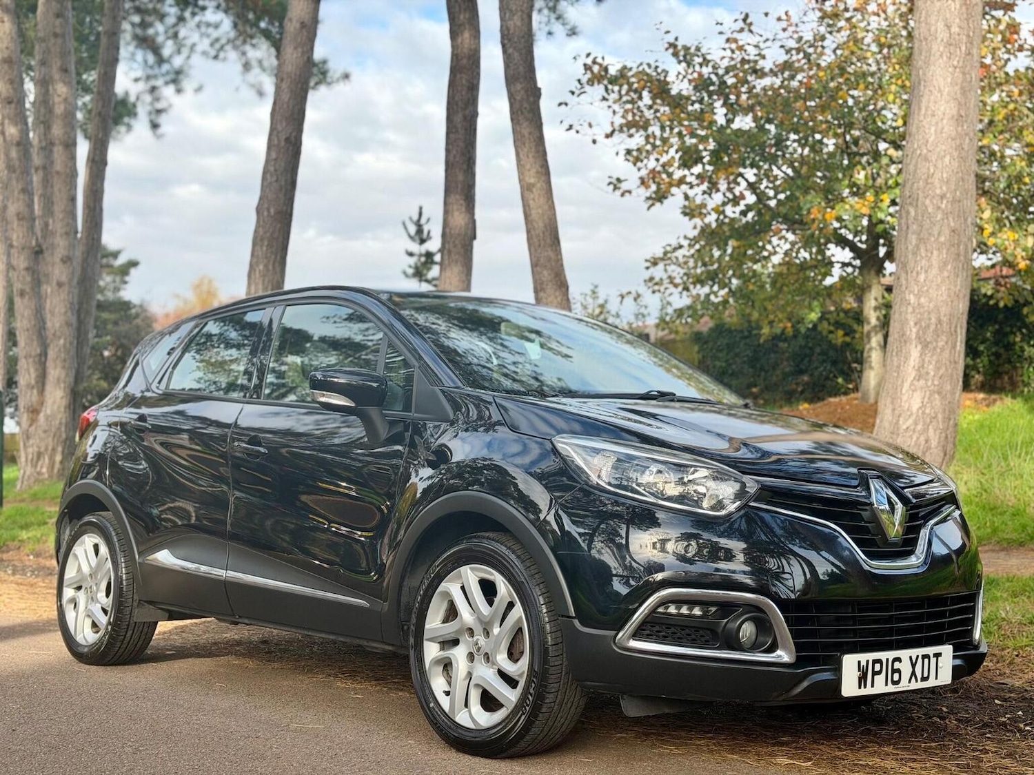 Used Renault Captur 2016 for sale - 76744123: Photo 1