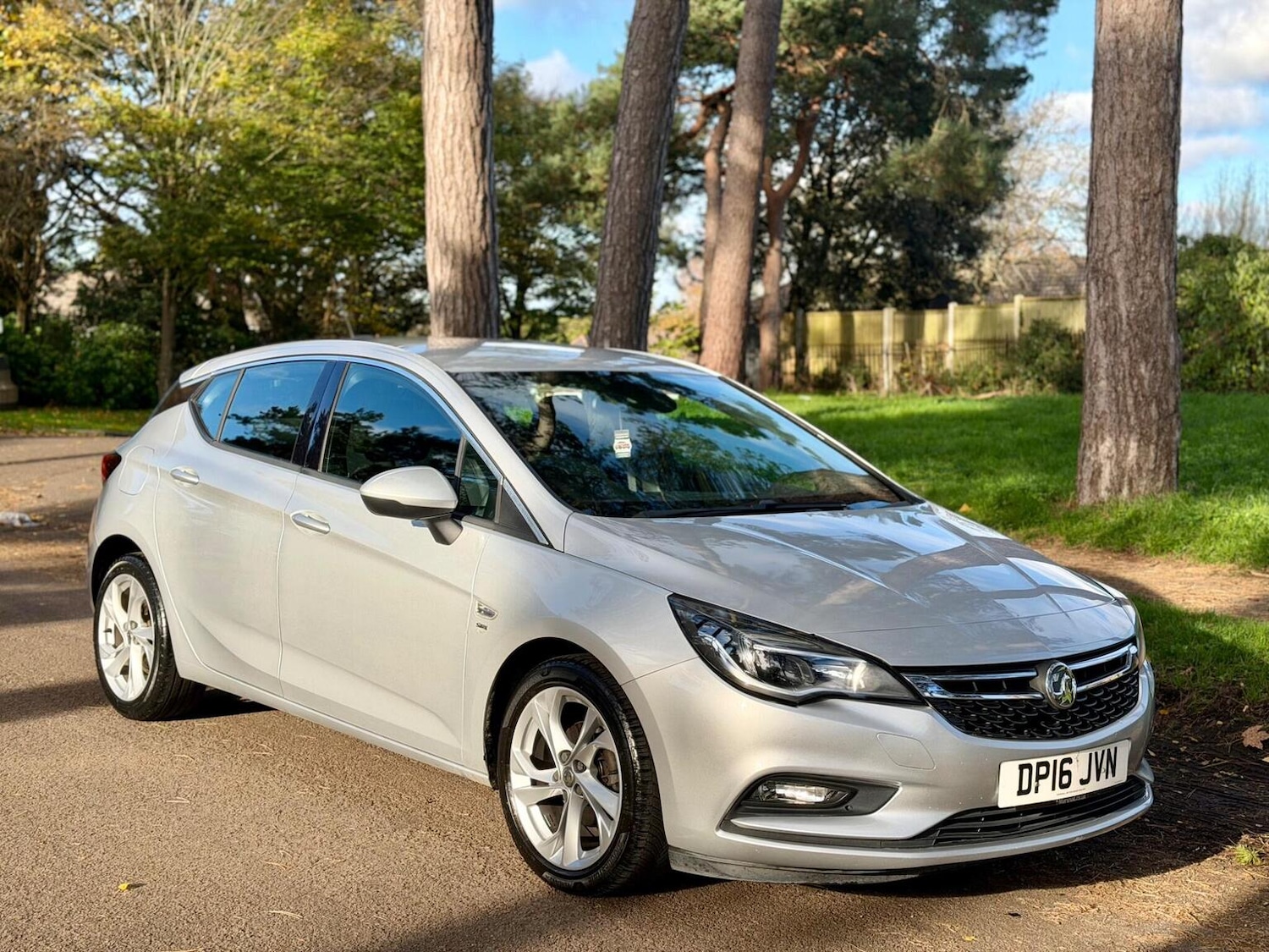 Used Vauxhall Astra 2016 for sale - 76744116: Photo 2