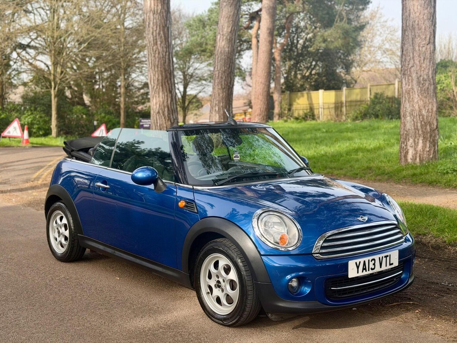 Used MINI Convertible 2013 for sale - 77774732: Photo 2
