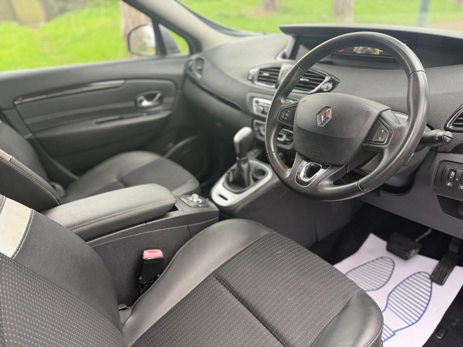 Used Renault Scenic 2013 for sale - 77813115: Photo 16