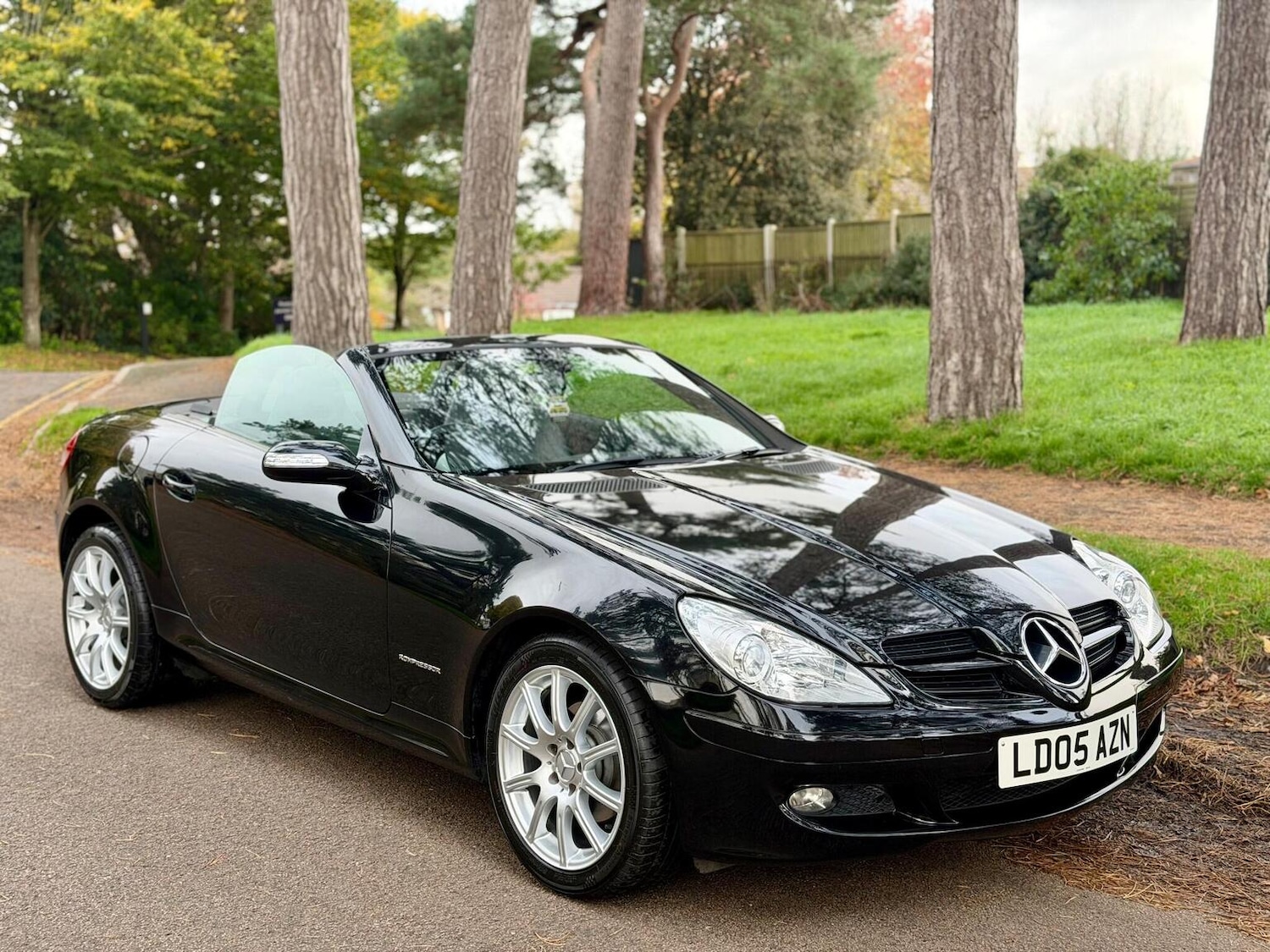 Used Mercedes-Benz SLK 2005 for sale - 76744124: Photo 2