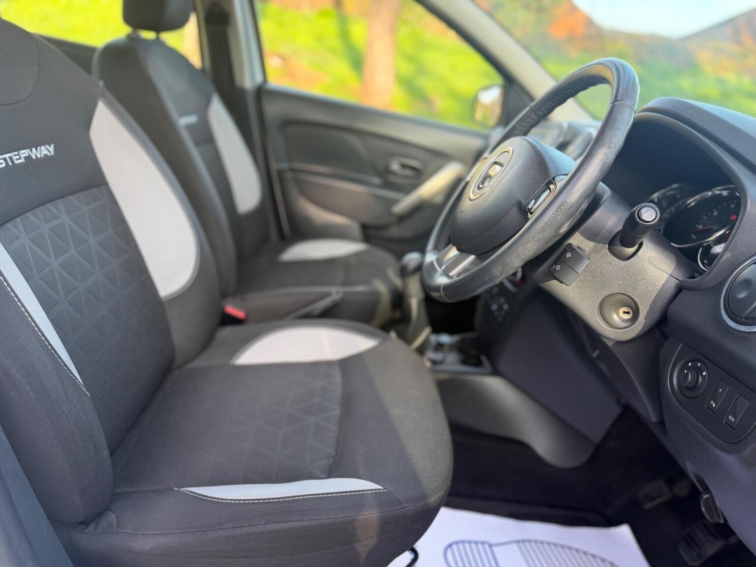 Used Dacia Sandero Stepway 2015 for sale - 77662213: Photo 15