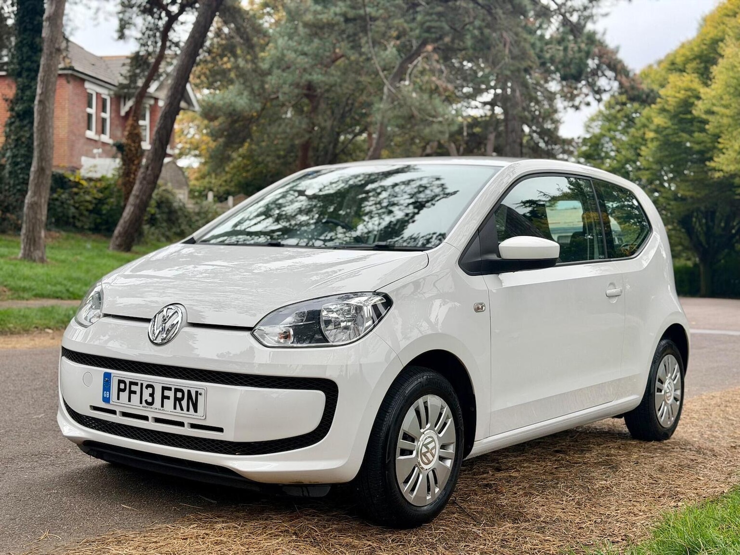 Used Volkswagen up! 2013 for sale - 76744131: Photo 4