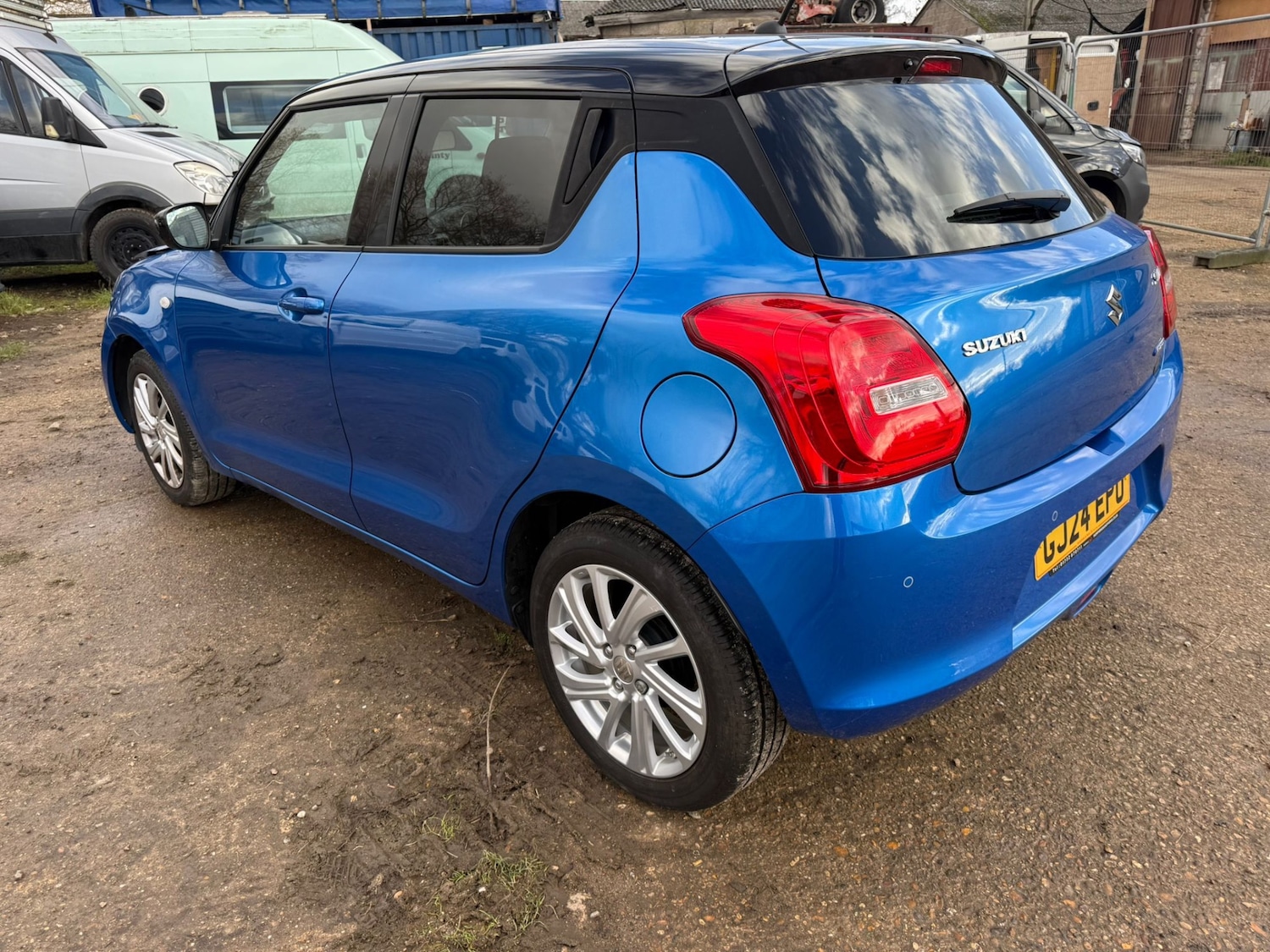 Used Suzuki Swift 2024 for sale - 76909027: Photo 3