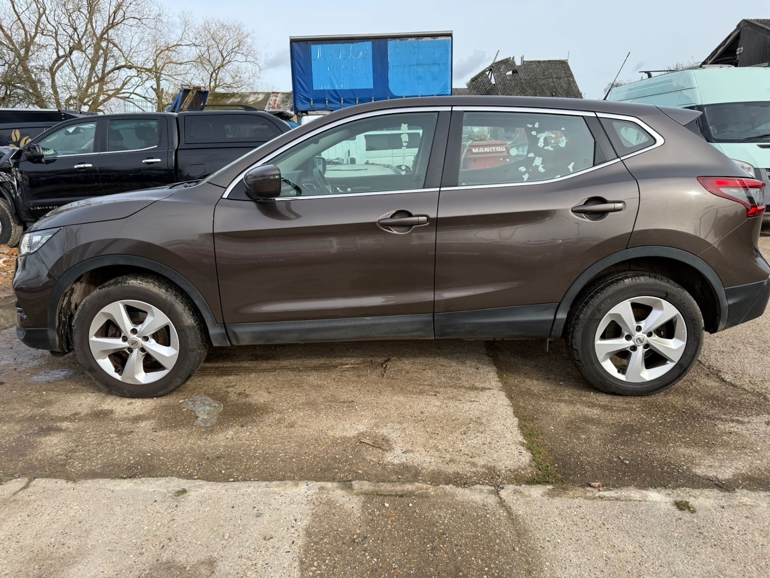 Used Nissan Qashqai 2017 for sale - 77634383: Photo 2