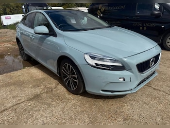 Used Volvo V40 2018 for sale - 79223959: Photo