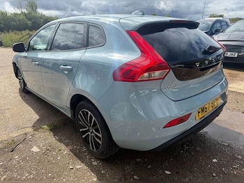 Used Volvo V40 2018 for sale - 79223959: Photo