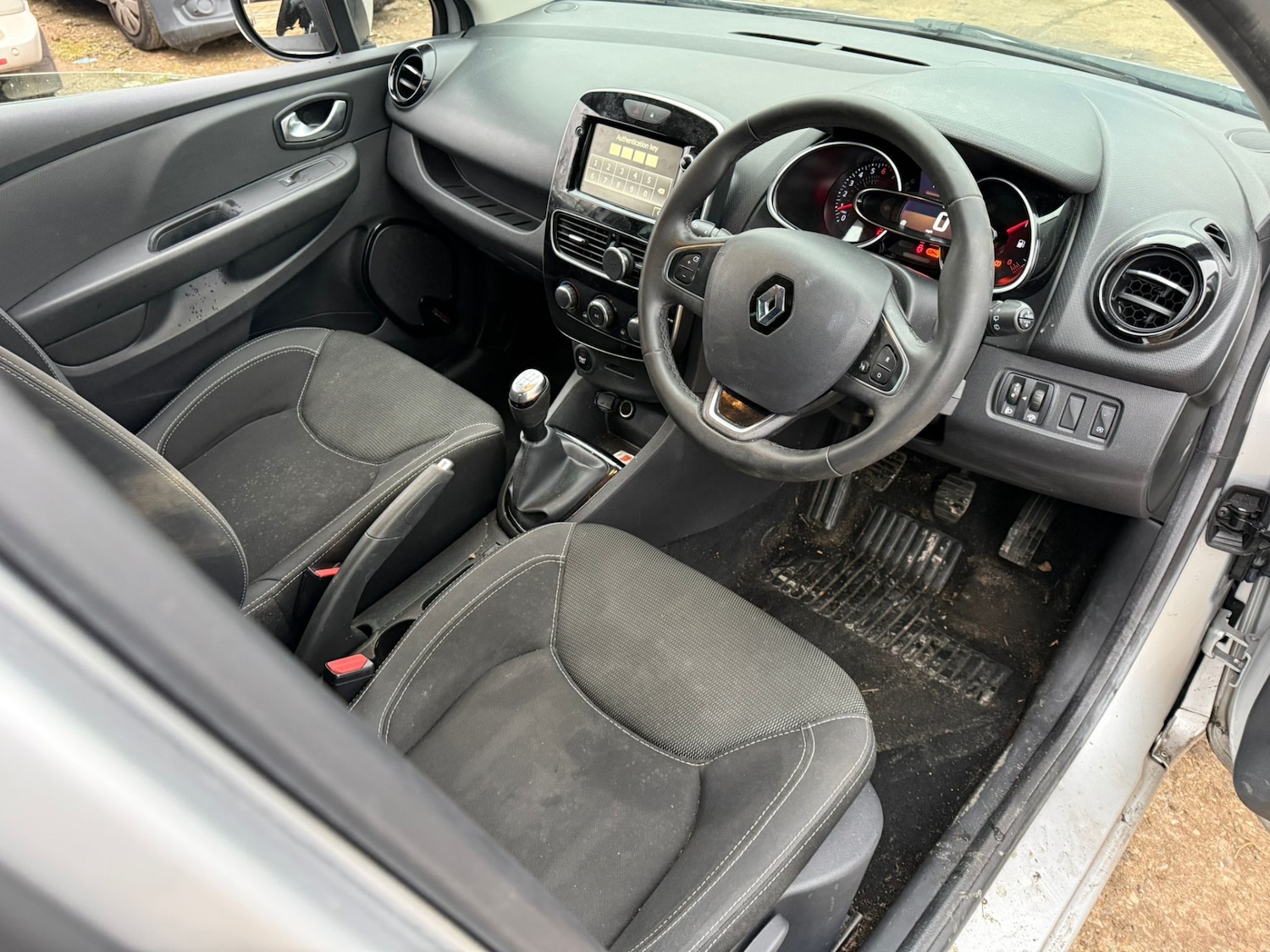 Used Renault Clio 2019 for sale - 77064184: Photo 11